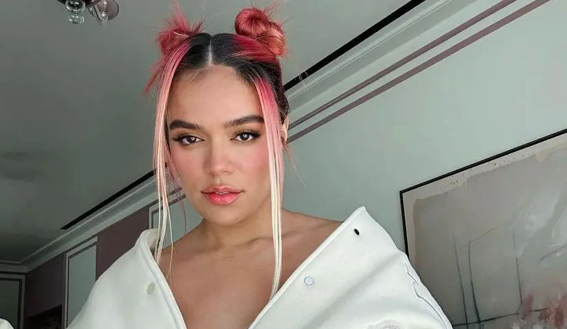 Karol G publica fotos sin retoques de la revista GQ y otras más