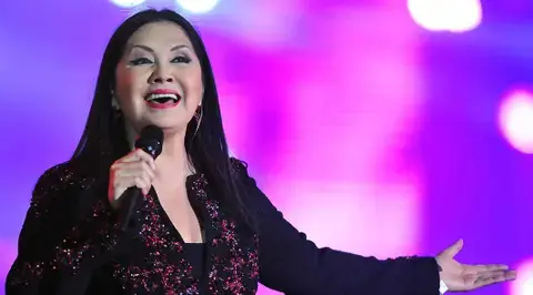 Fanáticos cuentan las horas para el concierto de Ana Gabriel