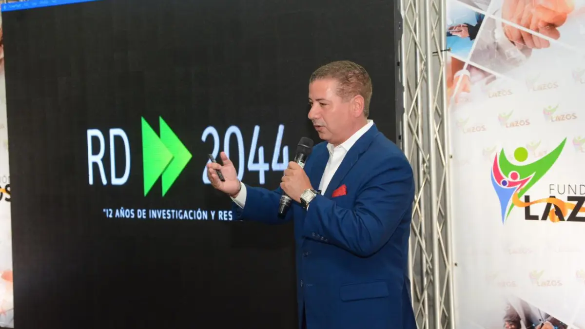 Dictan conferencia en relanzamiento de la Fundación Lazos