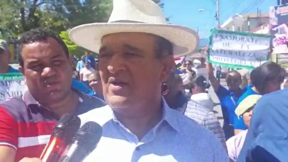 Comunitarios del municipio Villa Los Almácigos se quejan por la falta de un acueducto