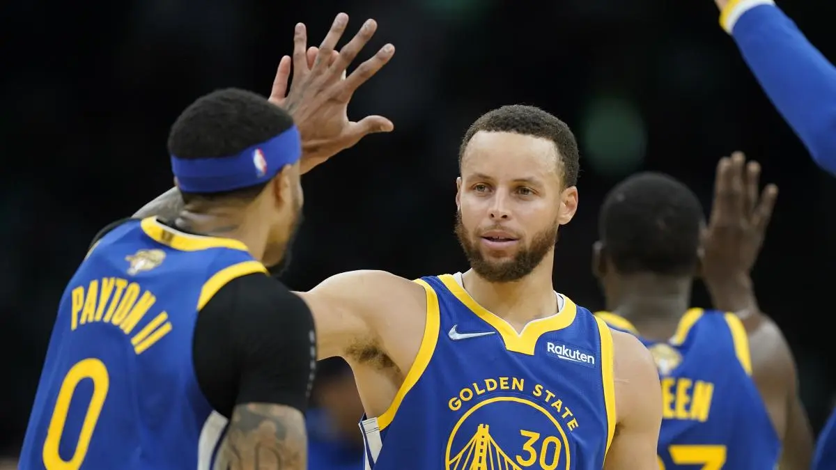 Golden State Warriors respiran y van a un juego 6