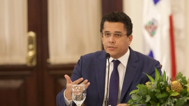 David Collado lidera intención de voto presidencial en República Dominicana, según encuesta