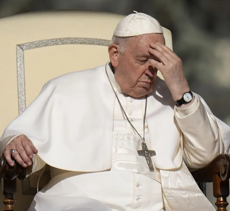 Papa Francisco suspende su agenda de hoy por tener fiebre