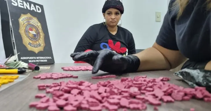 Detienen a una dominicana con cerca de 12.000 pastillas de éxtasis en aeropuerto de Paraguay