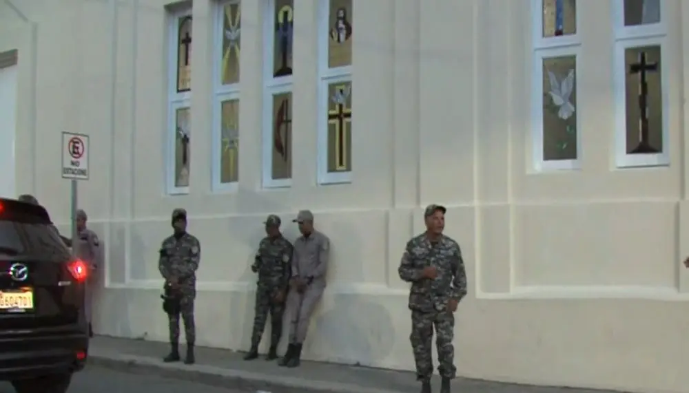 Militarizan iglesia que se mantiene ocupada por manifestantes en Ocoa