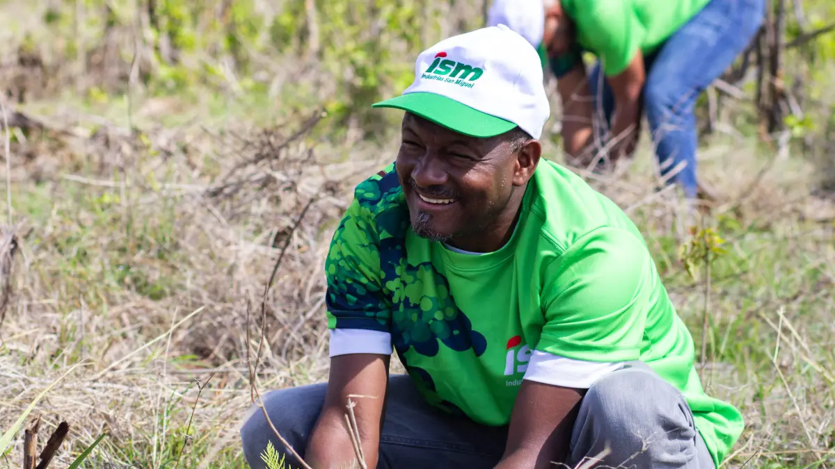 ISM realiza siembra de árboles en Santiago Rodríguez