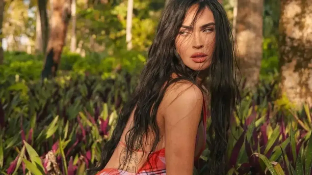 Megan Fox posa en traje de baño desde República Dominicana para portada de Sports Illustrated