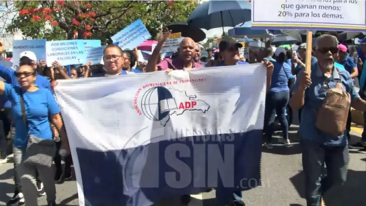 Profesores se ausentan de las aulas para reclamar reajuste salarial a maestros pensionados y jubilados