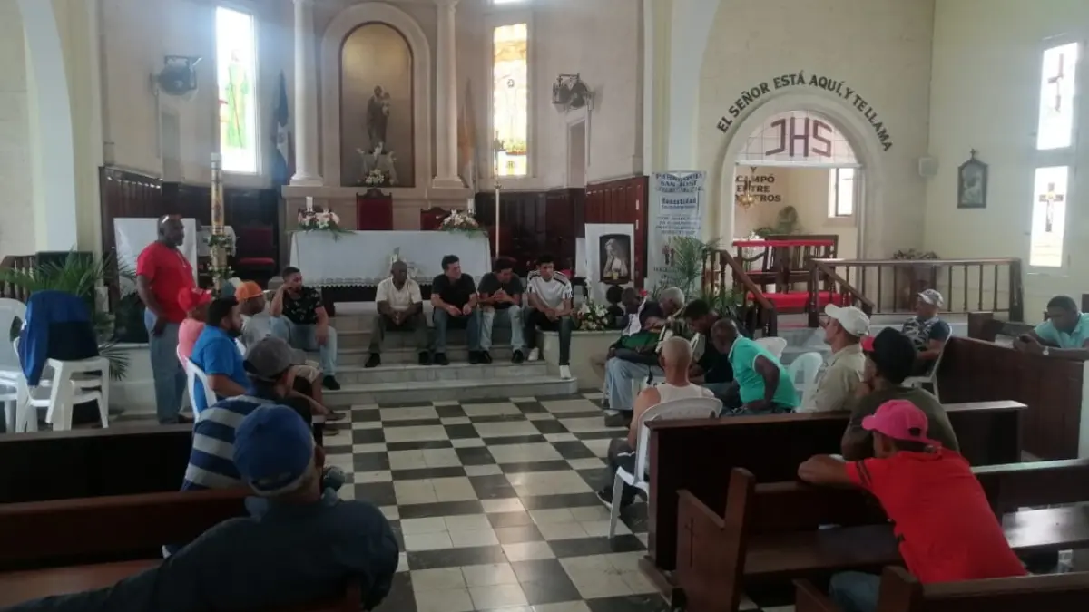 San José de Ocoa: Manifestantes continúan en la iglesia, no han recibido respuestas de las autoridades