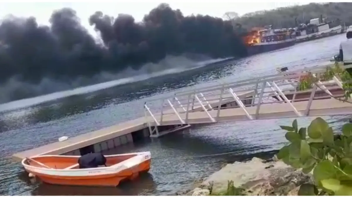 Se registra fuego en el muelle de Luperón, Puerto Plata
