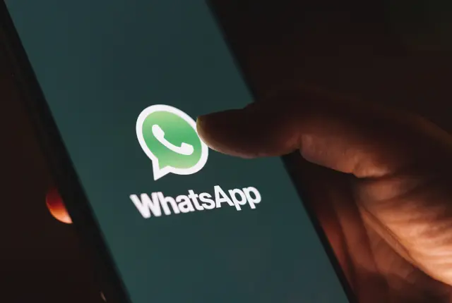 WhatsApp se convierte en una app de oficina, llega la función para compartir pantalla