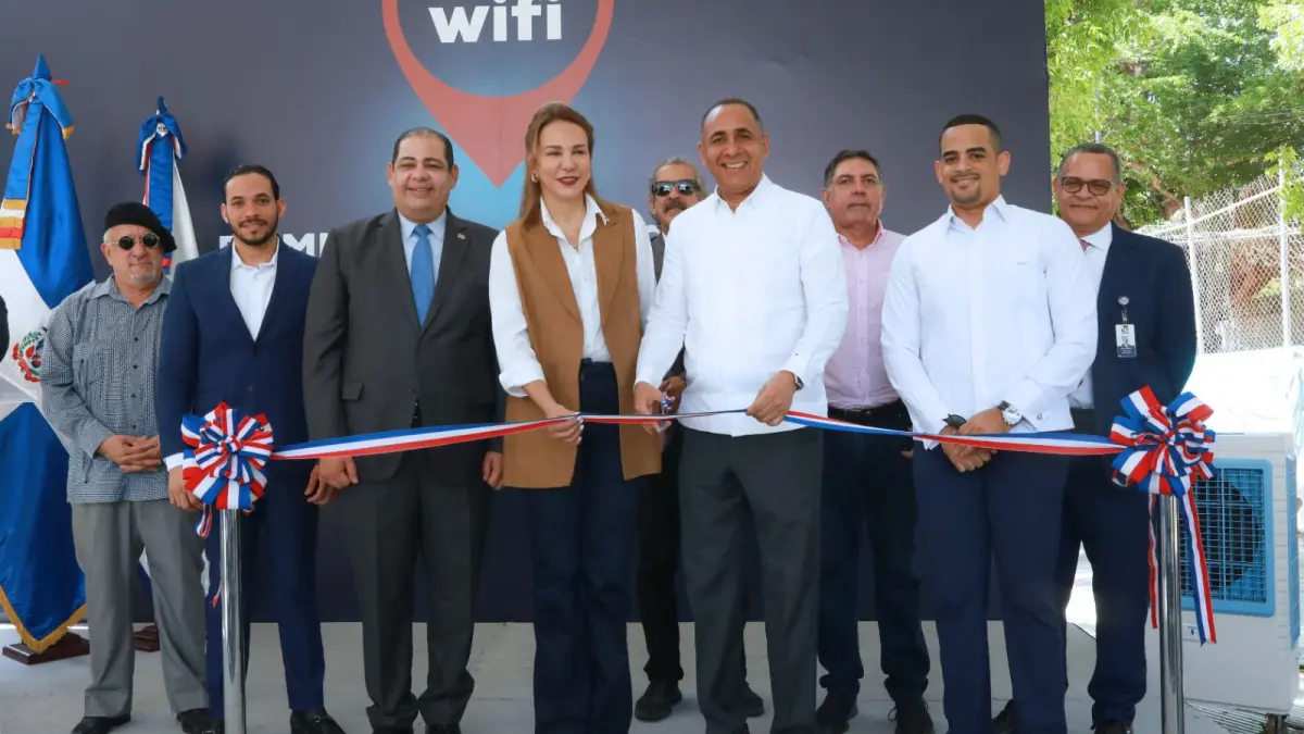 Indotel deja en funcionamiento seis nuevos puntos wi-fi en la Plaza de la Cultura