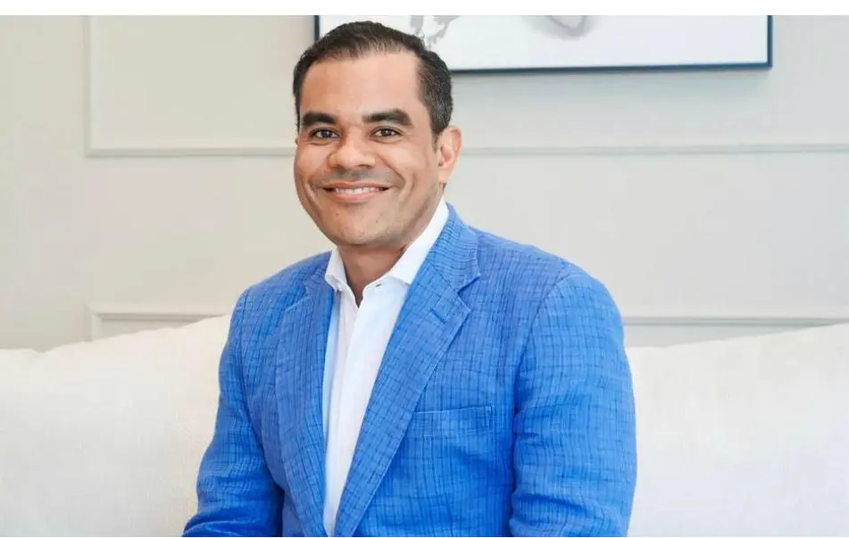 Presidente Abinader designa director general de Información y Defensa de los Afiliados