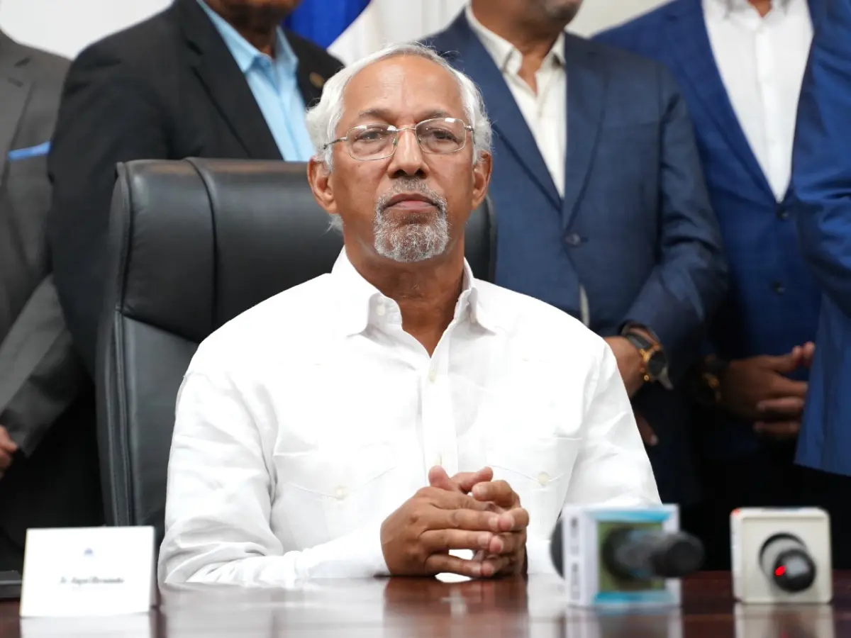 Ministro de Educación lamenta muerte de profesora fue víctima de delincuencia en San Cristóbal