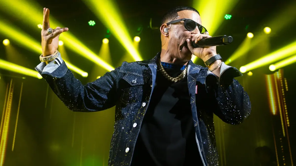 Daddy Yankee estrena nueva canción Beachy, un extra de su álbum Legendaddy