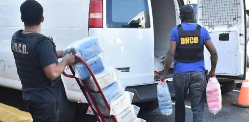 Un año de prisión preventiva contra dos hombres implicados en contrabando de cocaína en Sans Souci