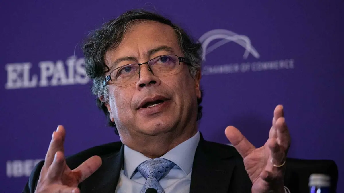 Gustavo Petro pide investigar supuesta corrupción de ex altos funcionarios y empresas italianas