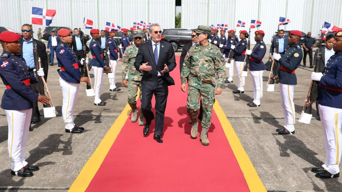 Abinader sale hacia Bahamas para participar en reunión de CARICOM