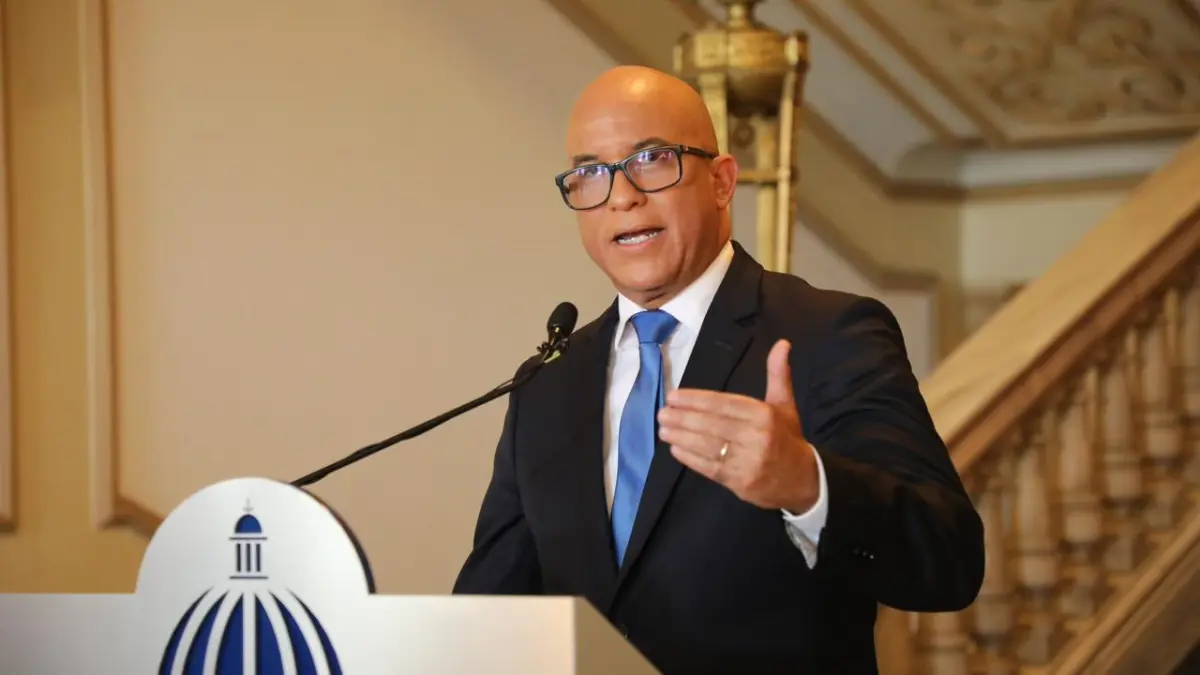 “RD prefiere un hombre que afine lo que otros desafinaron”, respuesta de Homero para Leonel tras crítica a Abinader
