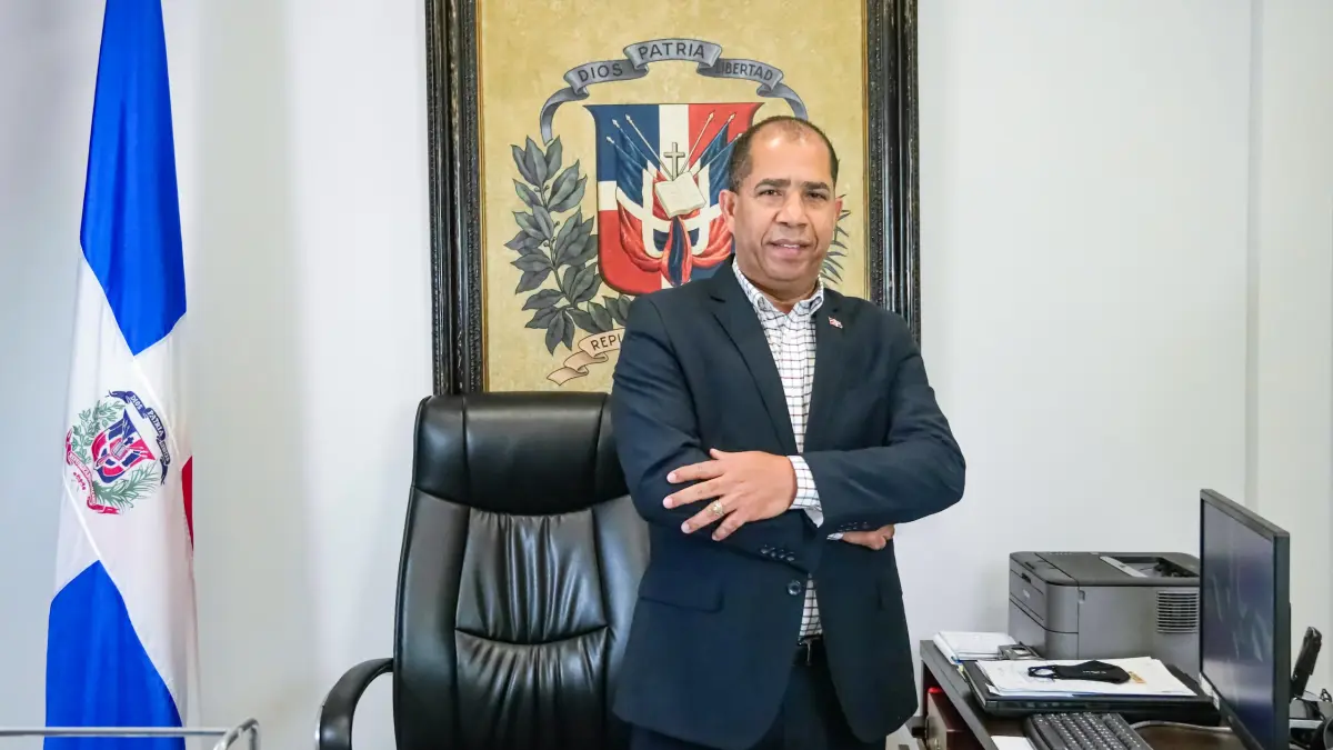 Mirex espera informe de España sobre cónsul dominicano que chocó tras conducir supuestamente alcoholizado