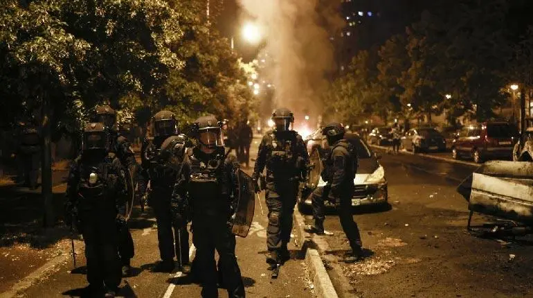Francia movilizará 45000 policías de nuevo en la noche del sábado contra los disturbios