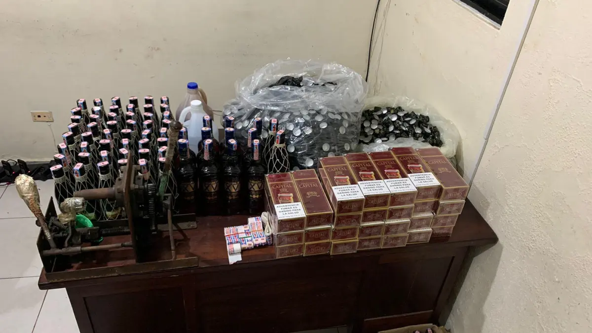 Policía Nacional ocupa bebidas presuntamente adulteradas y cigarrillos de procedencia ilegal