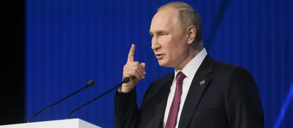 Putin firma la ley que prohíbe cambiar de sexo por vía médica y en documentos oficiales