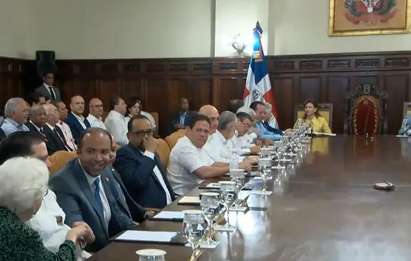 Vicepresidenta encabeza reunión del consejo de ministros