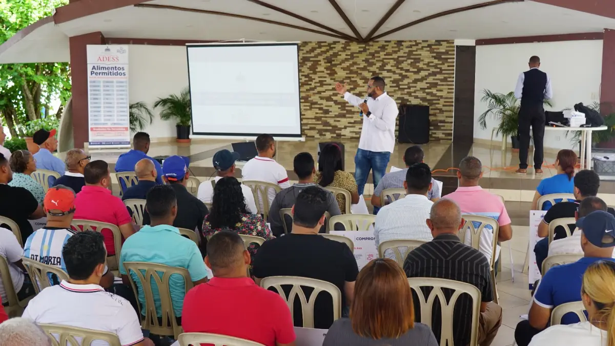 ADESS instruye comerciantes del Nordeste para eficientizar servicio a beneficiarios subsidios sociales