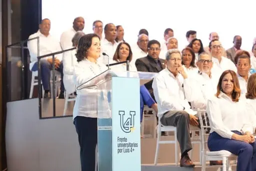 Académicos piden a Luis Abinader que acepte la reelección