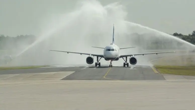 Reanudan vuelos que fueron cancelados por Franklin