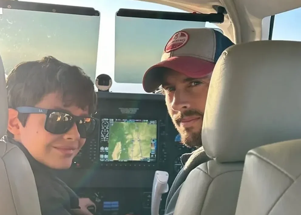 Padre e hijo fallecen tras sufrir accidente aéreo; días después esposa se suicida