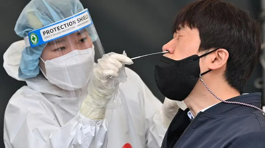 Los casos de covid globales aumentan un 80 % este verano, debido a la ola en Corea del Sur