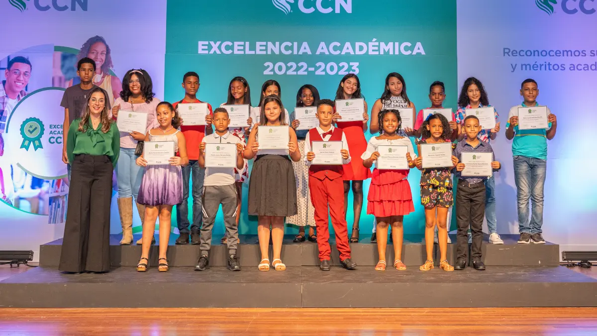 Centro Cuesta Nacional reconoce la excelencia académica de hijos de sus colaboradores