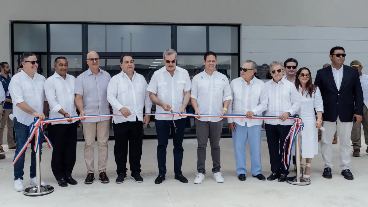 Abinader deja inaugurado Hospital Municipal de Verón