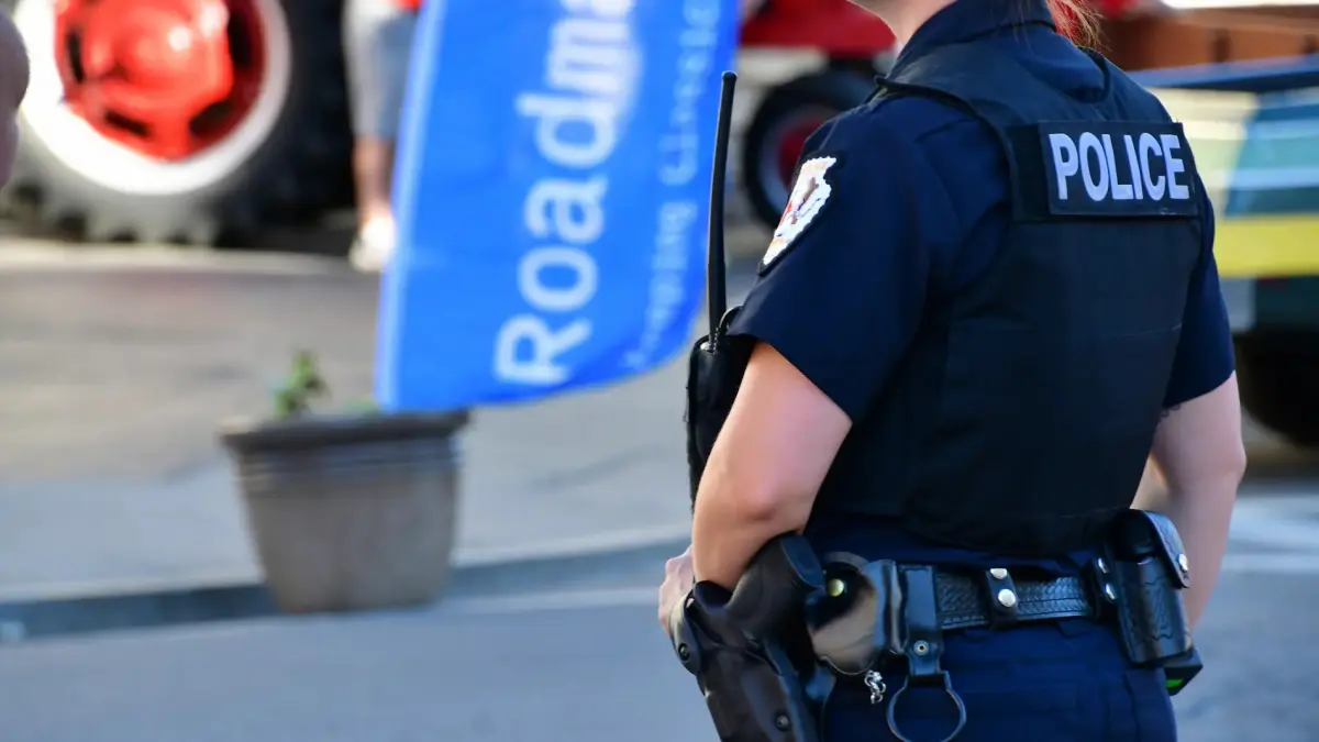 Arrestan joven por amenazar con un tiroteo en colegio de Florida