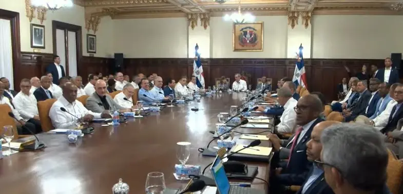 Abinader encabeza Consejo de Ministros y Directores