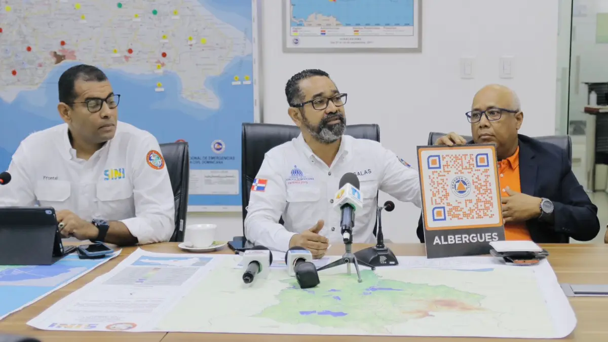 Defensa Civil se prepara ante posible paso de Franklin