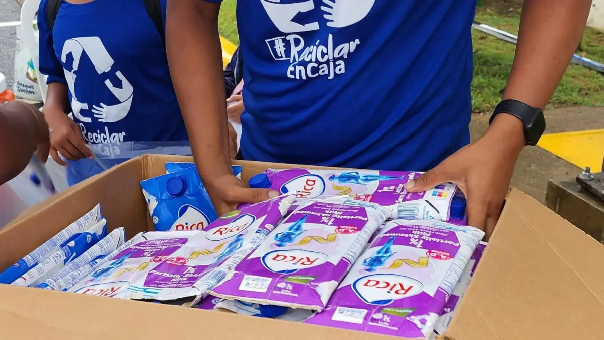 Motivan a canjear envases de Tetra Pak por útiles escolares