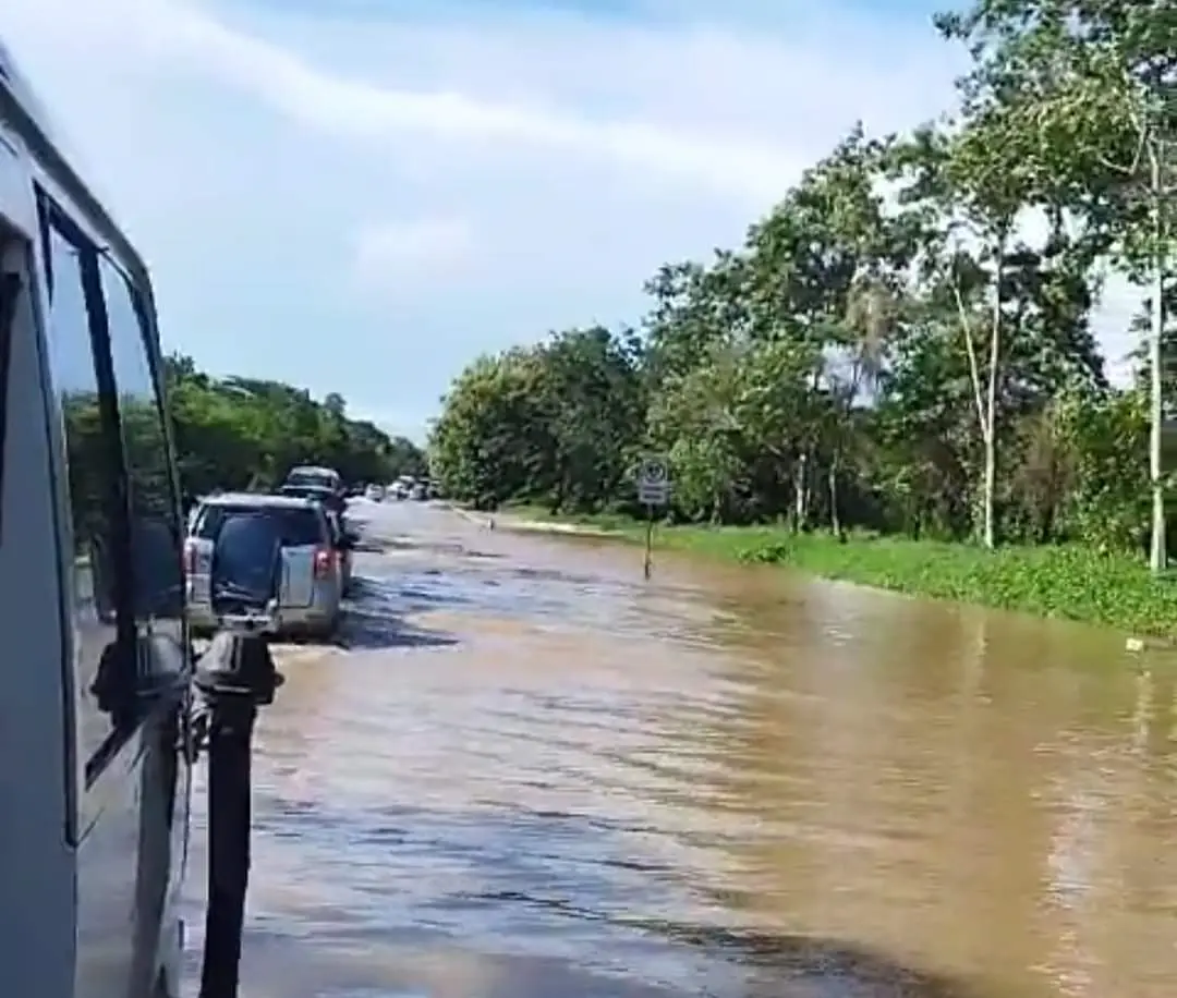 Río Yabacoa se desborda tras el paso de la tormenta Franklin