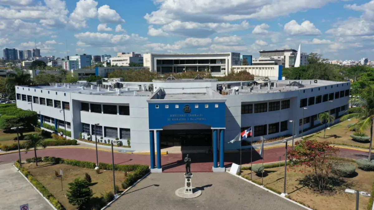 Migración envía al MP denuncia sobre supuesta violación a mujer haitiana detenida en el AILA
