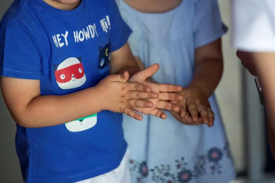 El tratamiento temprano de la dermatitis atópica puede reducir alergias alimentarias en niños