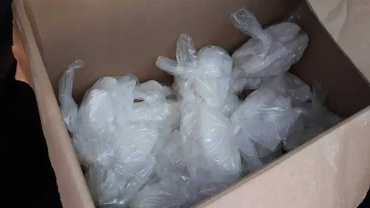 Colombianos detenidos en Ecuador con dos toneladas de cocaína en máquinas