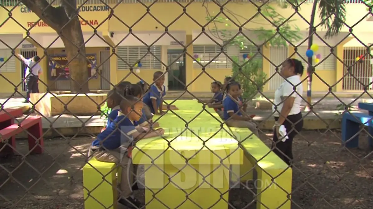 Alumnos GSD faltaban a clases por falta útiles