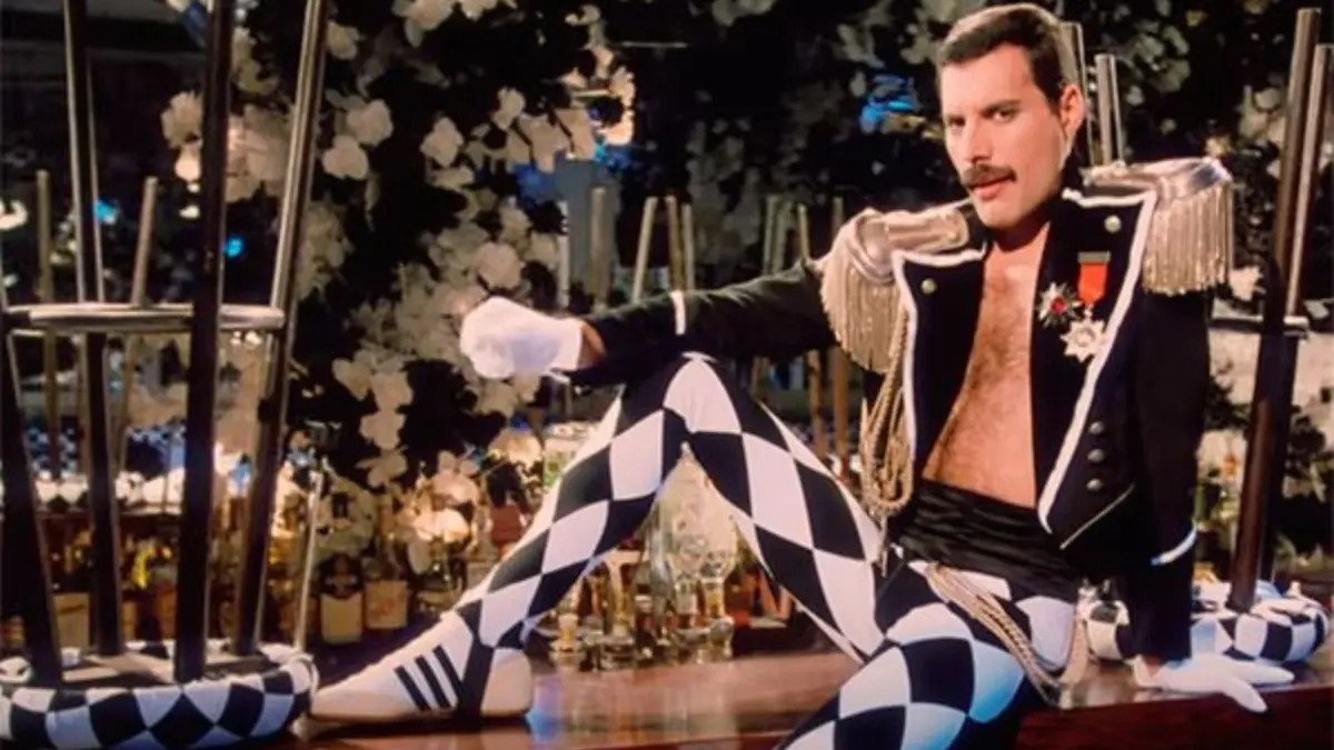 Subastan los objetos personales de Freddie Mercury