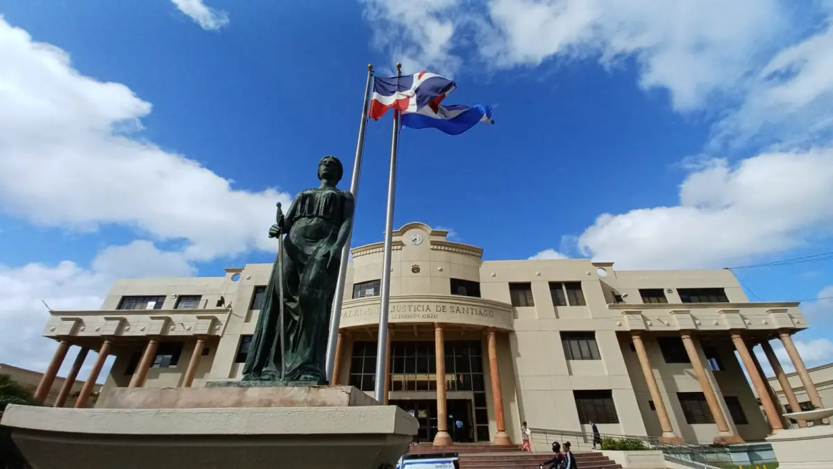 Solicitan prisión preventiva contra mujer que se hizo pasar por abogada