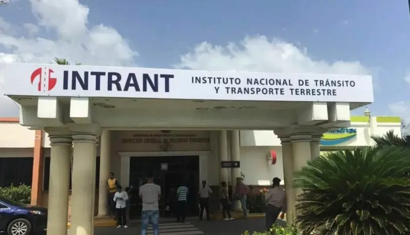 Denuncian presuntas irregularidades en licitación del Intrant