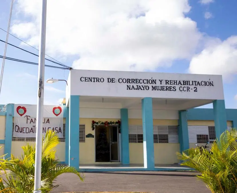 Por mentir durante interrogatorio dictan un mes de coerción contra mujer