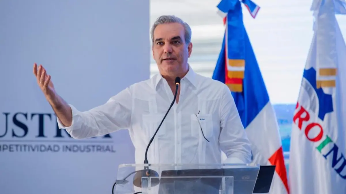 Abinader espera una solución evite cierre total de frontera y comercio con Haití