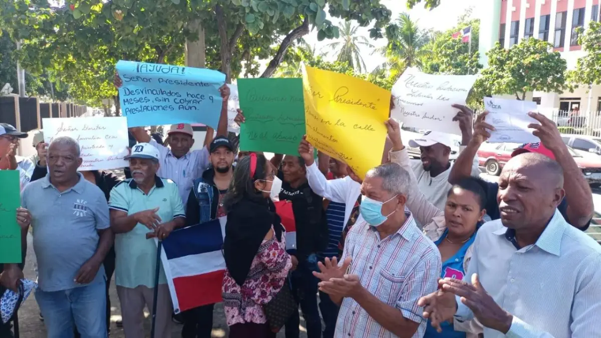 Exempleados del CEA exigen sus prestaciones